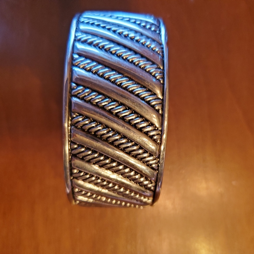 Premier Designs 7" Silver Tone Ropes & Rails Hinged Bracelet - Picture 5 of 8